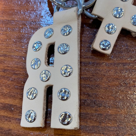 Consuela MTRA CHARM - Picture 12 of 17